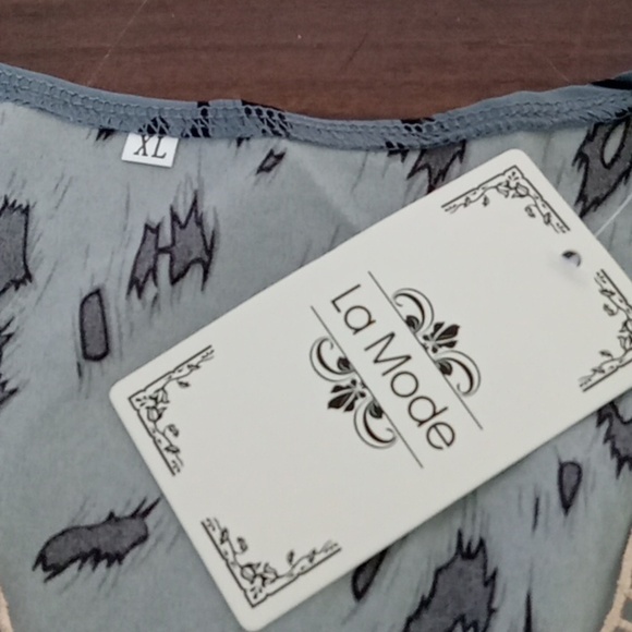 LAMODE BLOUSE - Picture 2 of 3